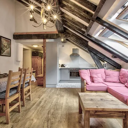 Floor Mansard - Mont Blanc Haven דירה *