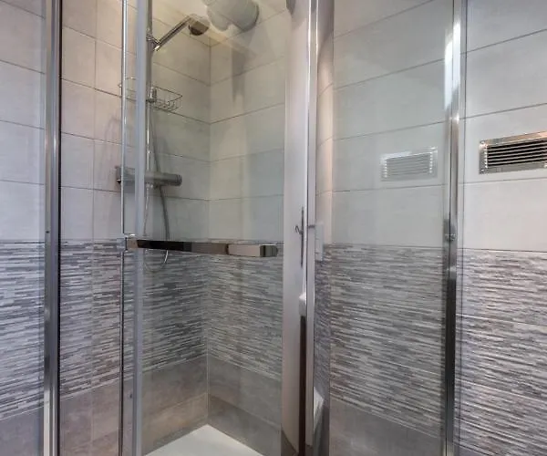 Floor Mansard - Mont Blanc Haven דירה